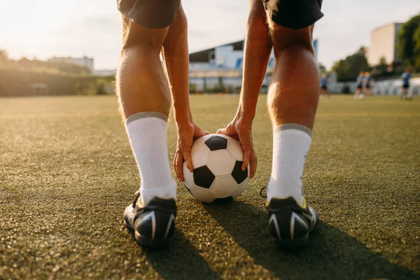 Cầu thủ trẻ triển vọng: Pau Cubarsí và Arda Güler