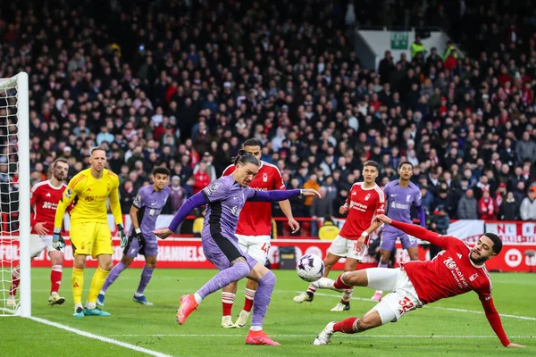 MU sắp chiêu mộ thủ môn Onana từ Inter Milan
